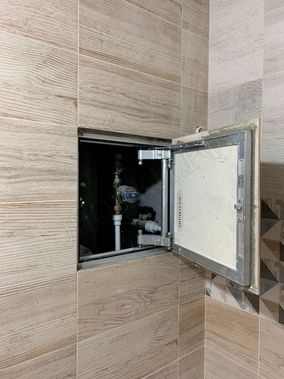 Люк под плитку Секрет 3.0 200*550 Люк под плитку Секрет 3.0 200*550