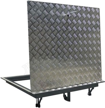 Напольный люк Дворник Уголок, нержавеющий рифленый лист 1700*700 Напольный люк Дворник Уголок, нержавеющий рифленый лист 1700*700